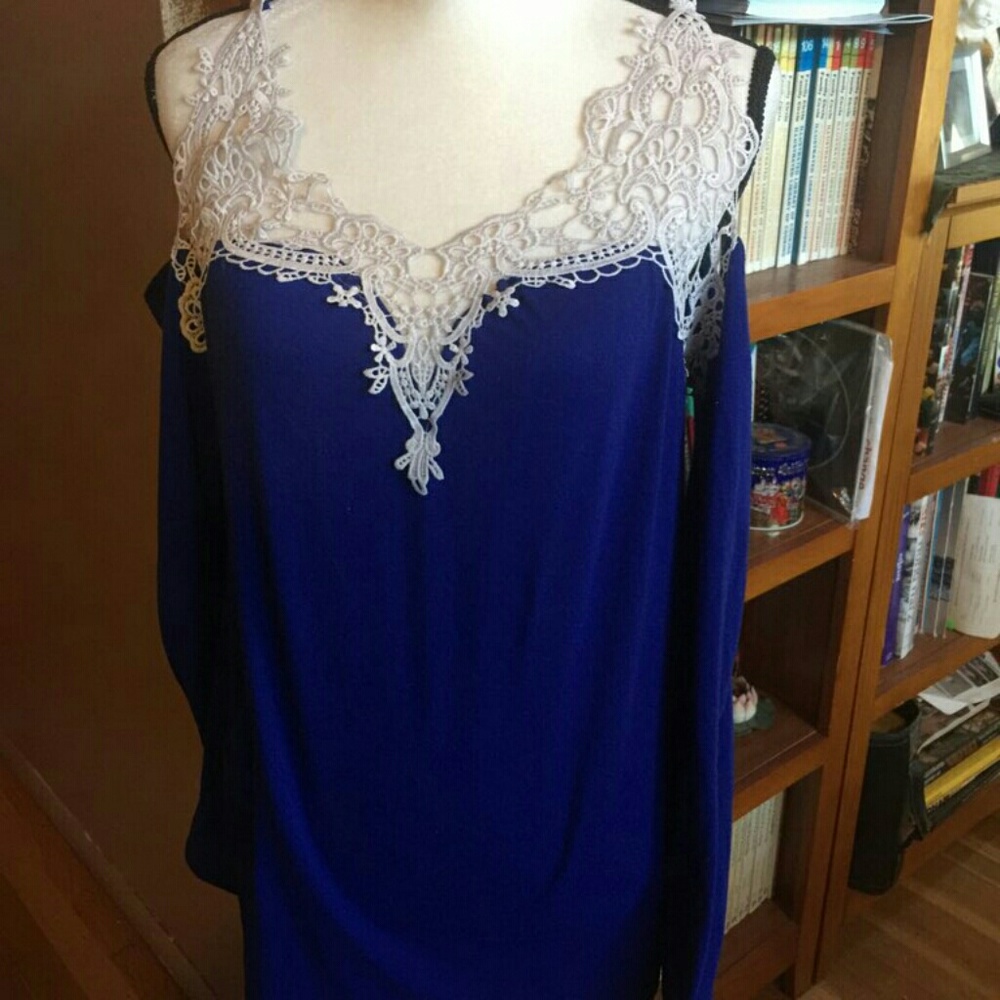 Crochet cold shoulder top